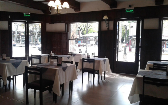 Alma Mendoza Hotel