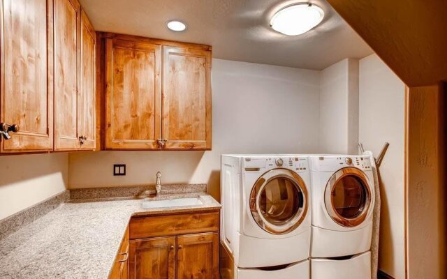 Moose Lodge Highlands Area by Pinnacle Lodging