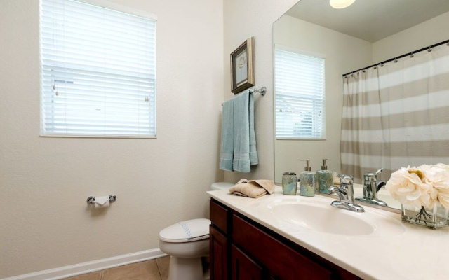 6 BR Home Windsor Hills Sleeps 12 - DVM 1952