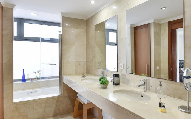 Villa With Private Pool in the Golf Resort