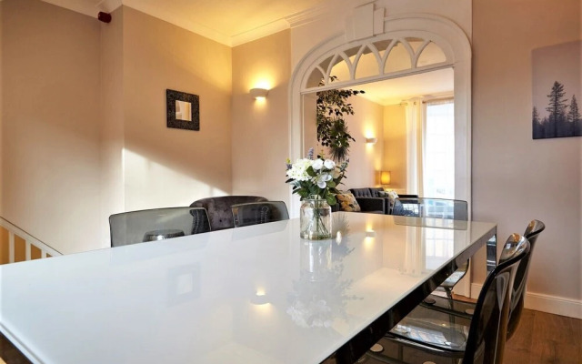 Meredith Way 2 Bedrooms Apartment