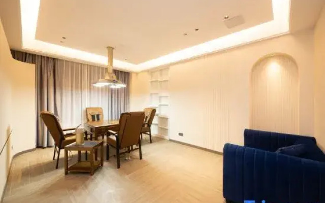 Xingwei Hotel (Leshan Jiaxing Road Food Street)