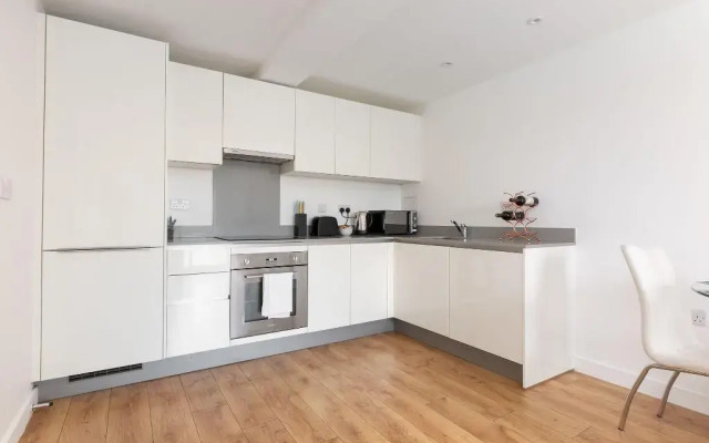 Skyvillion Tower Points - Tower Point Lovely apartment in Enfield London