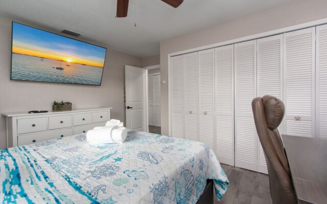 Indigo Beach Oasis - Minutes To Clearwater Beach! 3 Bedroom Home by RedAwning