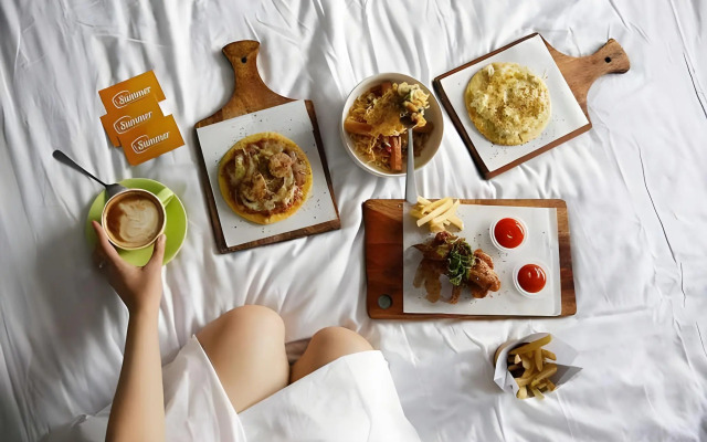 Summer Bed and Breakfast Hotel