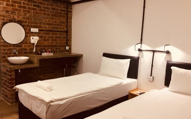Suite 18 Boutique Hotel - Hostel