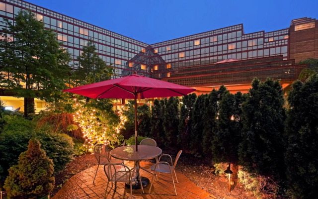 DoubleTree by Hilton New York LaGuardia Airport