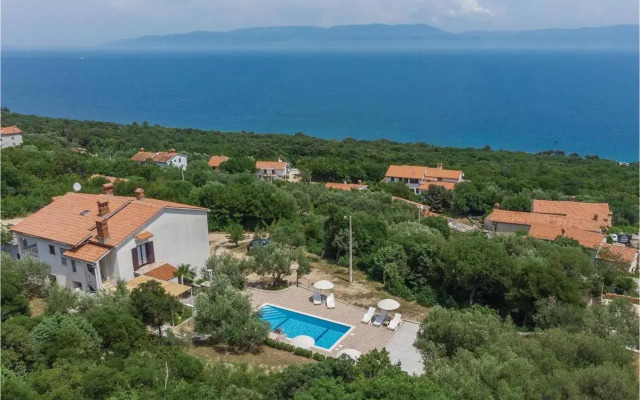 Apartment Labin 22 with Outdoor Swimmingpool