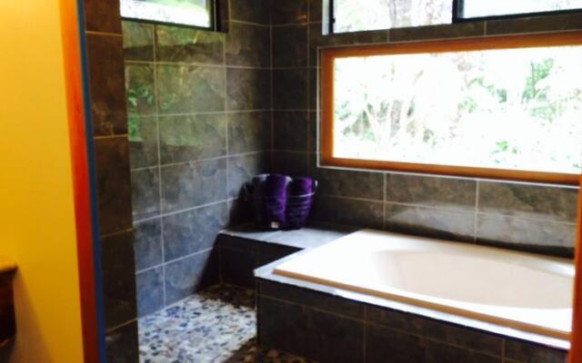 Tsugi Teahouse At Volcano