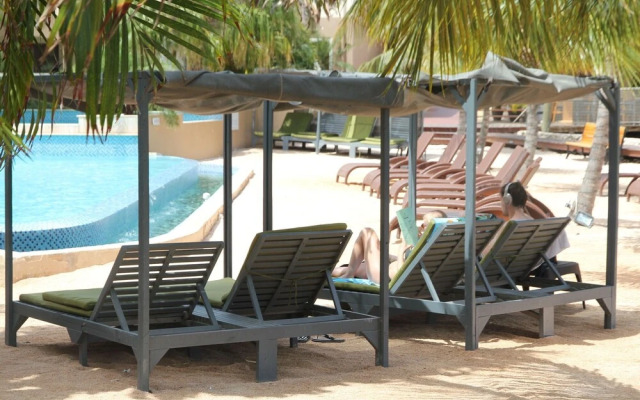 Modern Holiday Home Near Mambo Beach in Willemstad