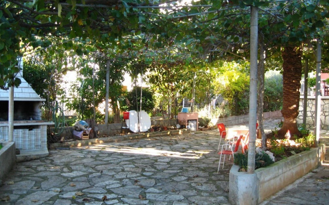 Ljuba - Large Terrace - A2