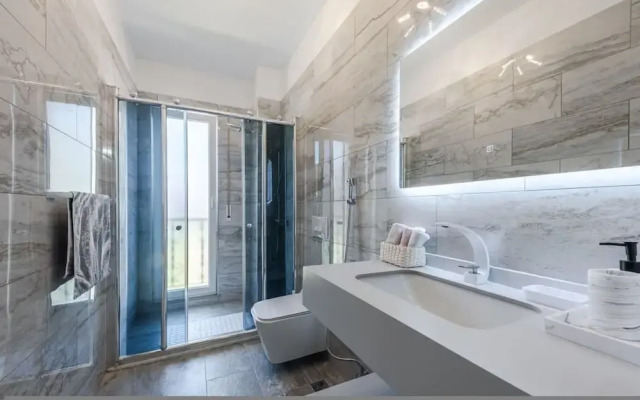 Urban Scene - Free Parking