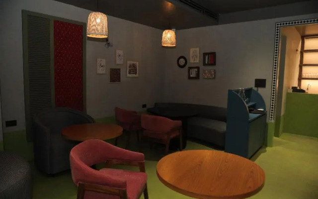 Divik Aparthotel, Bhopal
