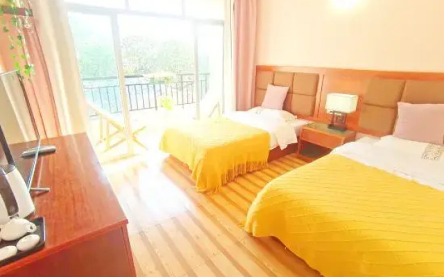 Weizhou Island Lanhai Breeze Homestay