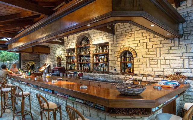 Chrismos Luxury Suites & Studios