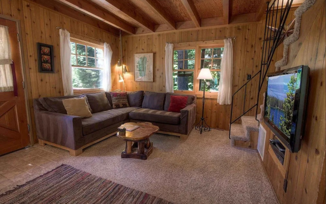 Hudsons Hideaway by Lake Tahoe Accommodations