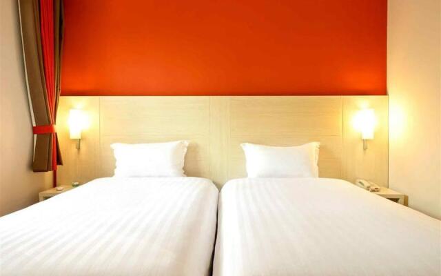 ibis Jinan Jingwu RD