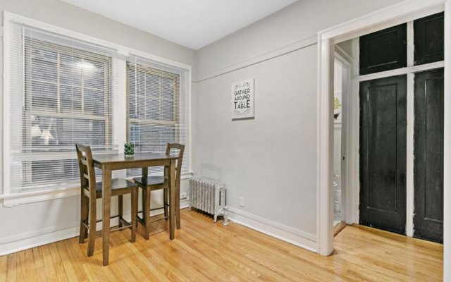 1-Bedroom Apt 3-min to train to Chicago Downtown