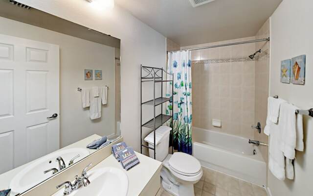 Beach-Themed #F32 - 2 Br Condo