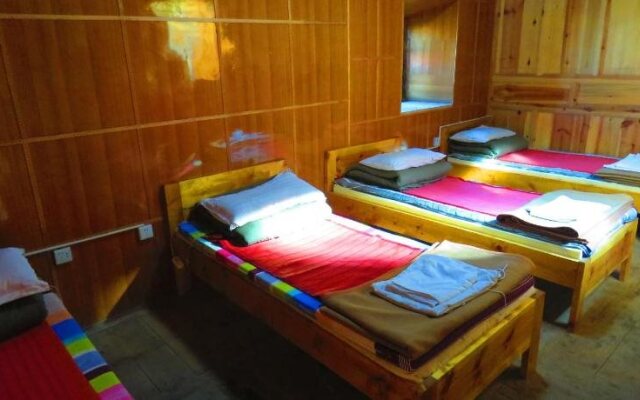 October Daocheng Youth Hostel