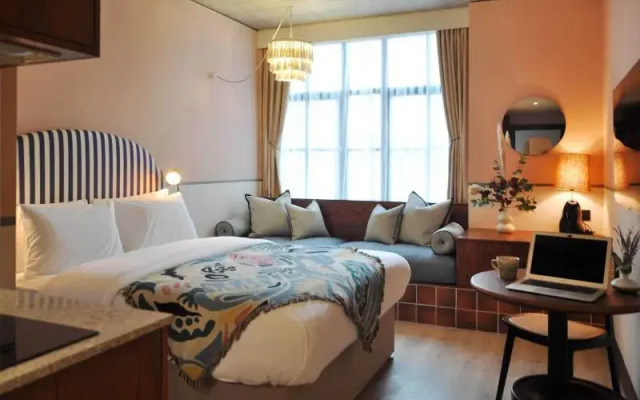 room2 Chiswick