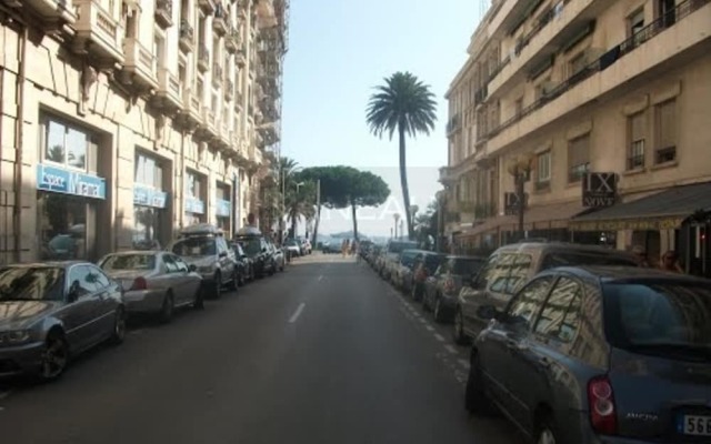 VANEAU - Splendide 3P entre le Martinez et le Miramar