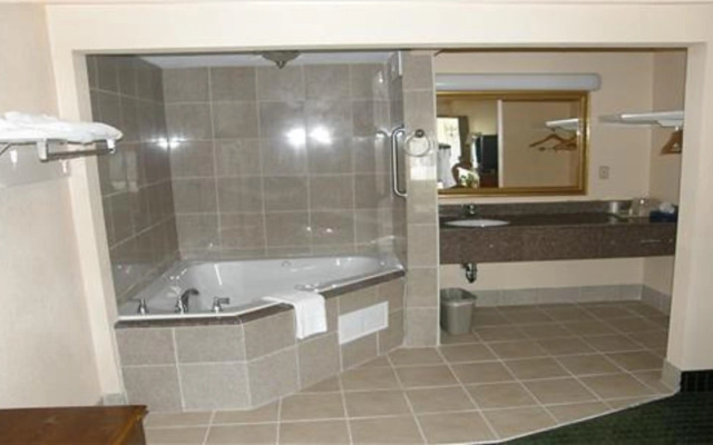 FairBridge Inn & Suites McDonough