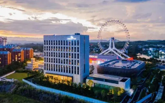 Girdear Hotel