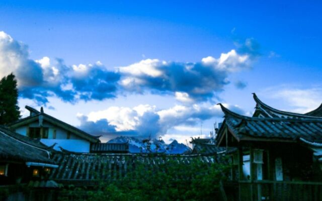 Lijiang Inn Chain Cloud Shore.Liu Chen