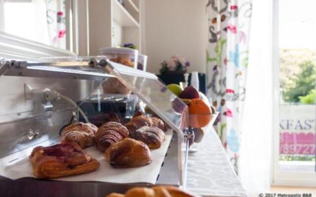 Bed  Breakfast Metropolis