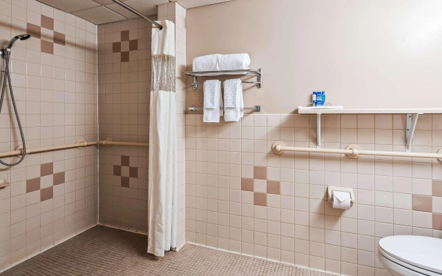 SureStay Hotel by Best Western East Brunswick