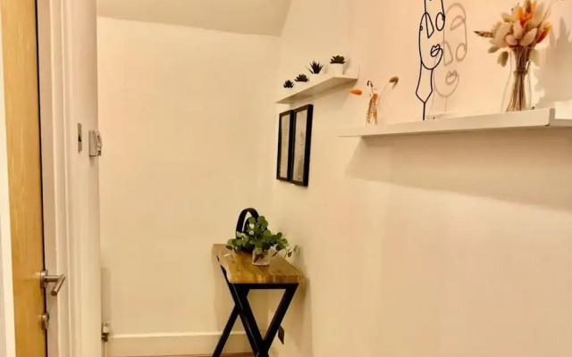Stylish 1 bed Apartment - Sleeps 4 & Free Parking