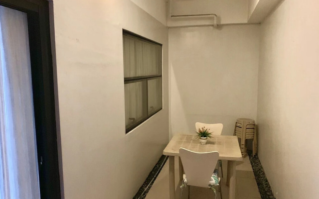 Spacious 1 BR Unit in AppleOne Ayala