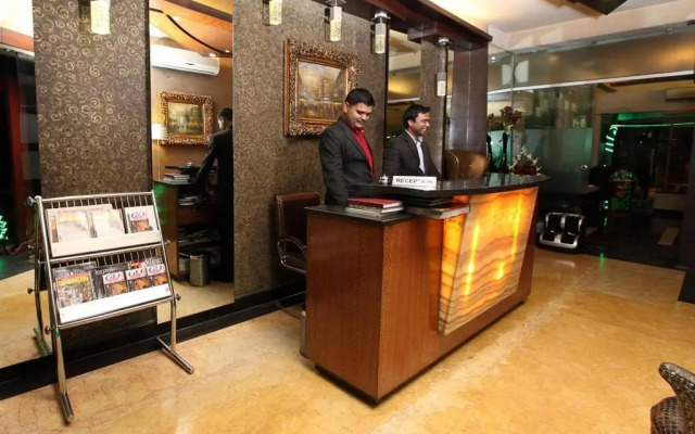 Royal Castle Grand