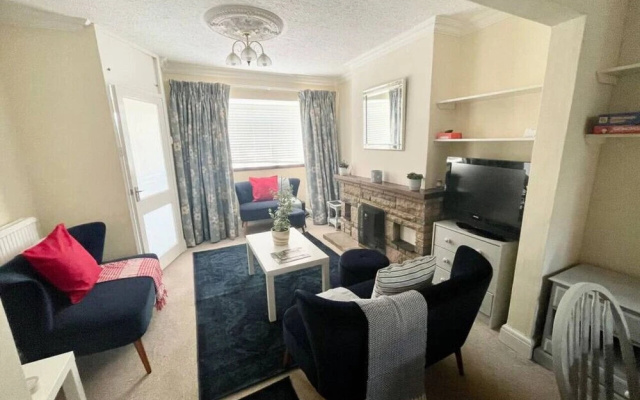 Park End House - Parking Pet Friendly - From 180 Per Night