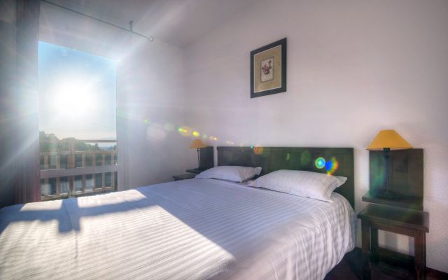 Zenitude Hotel-Residences Les Terrasses du Lac