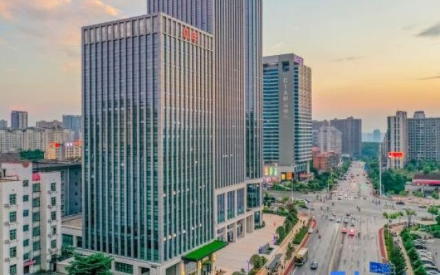 Yannian Wenyuan Hotel