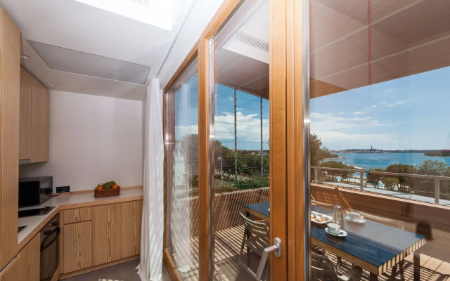 Maistra Select Amarin Resort