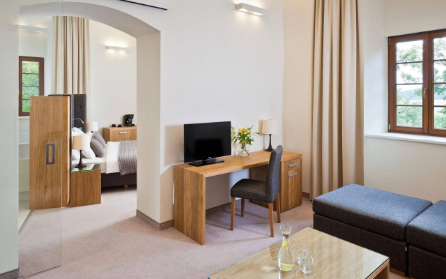 Uroczysko Siedmiu Stawów Luxury Hotel