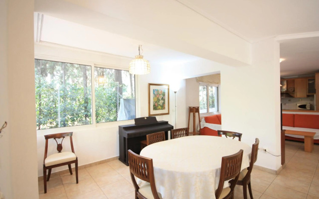 Park View Apartment with Garden 120m