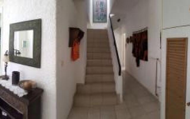 Yianna's Home