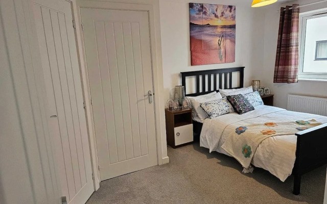 Ipswich - 3 Beds - Sleeps 6 - Private Garden