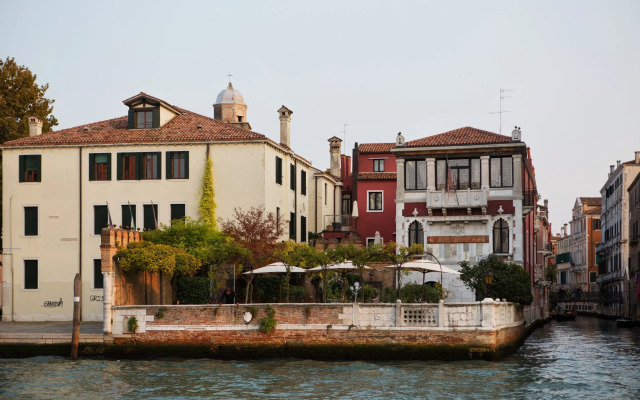 Ca' Nigra Lagoon Resort