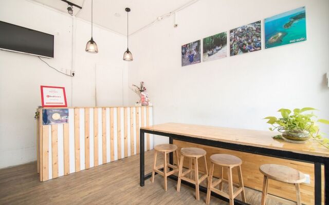 Reddoorz @ Tran Hung Dao Street