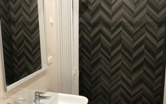 Room In Apartment Two Flowers Guest House