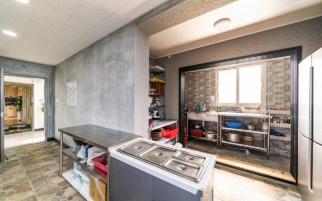 Jeju Gamsugul Pension