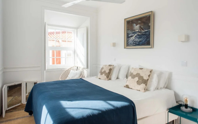 Central Ericeira Apartment With Lift