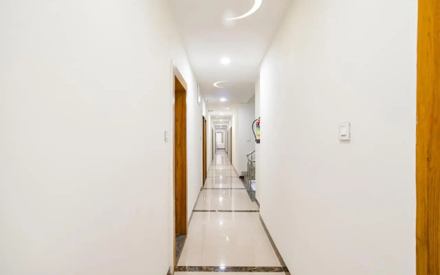 Fabhotel Woodlark Inn