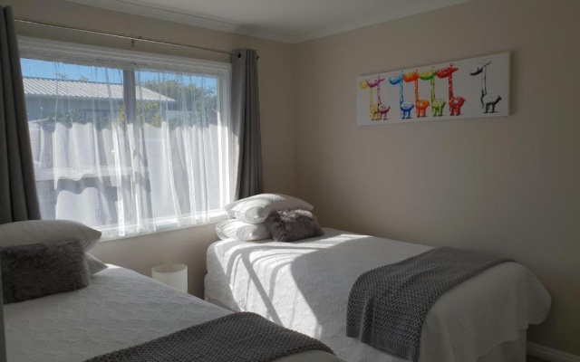 Rose Apartments Unit 5 Central Rotorua- Accommodation & Spa – Guest Rooms – Rotorua