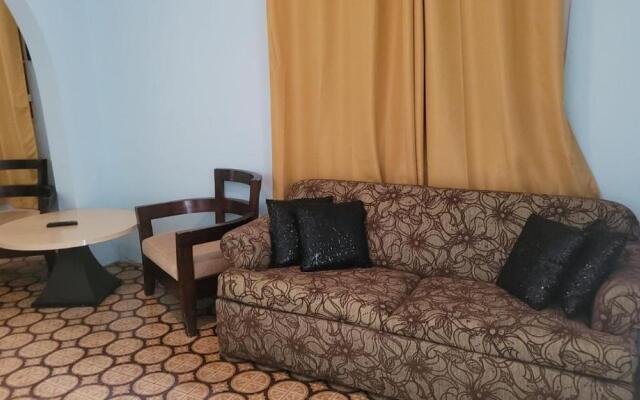 Near beach, restaurant and bars Sleeps 6 with 2baths
